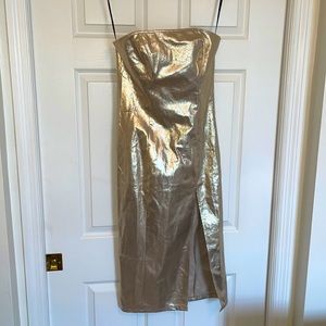 Shiny gold strapless slit dress NWT